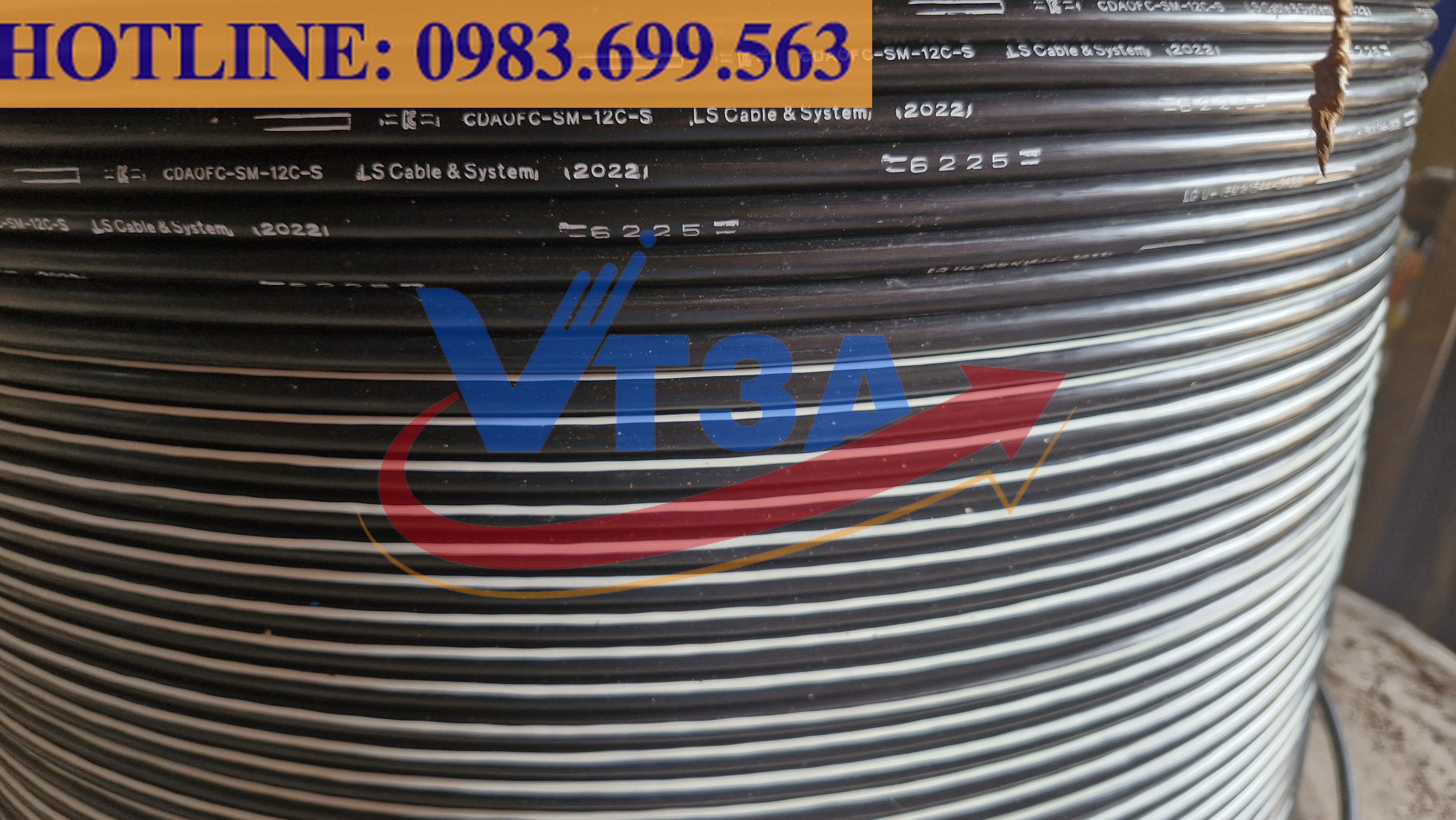 Cáp quang treo 12 sợi Có kim loại LS