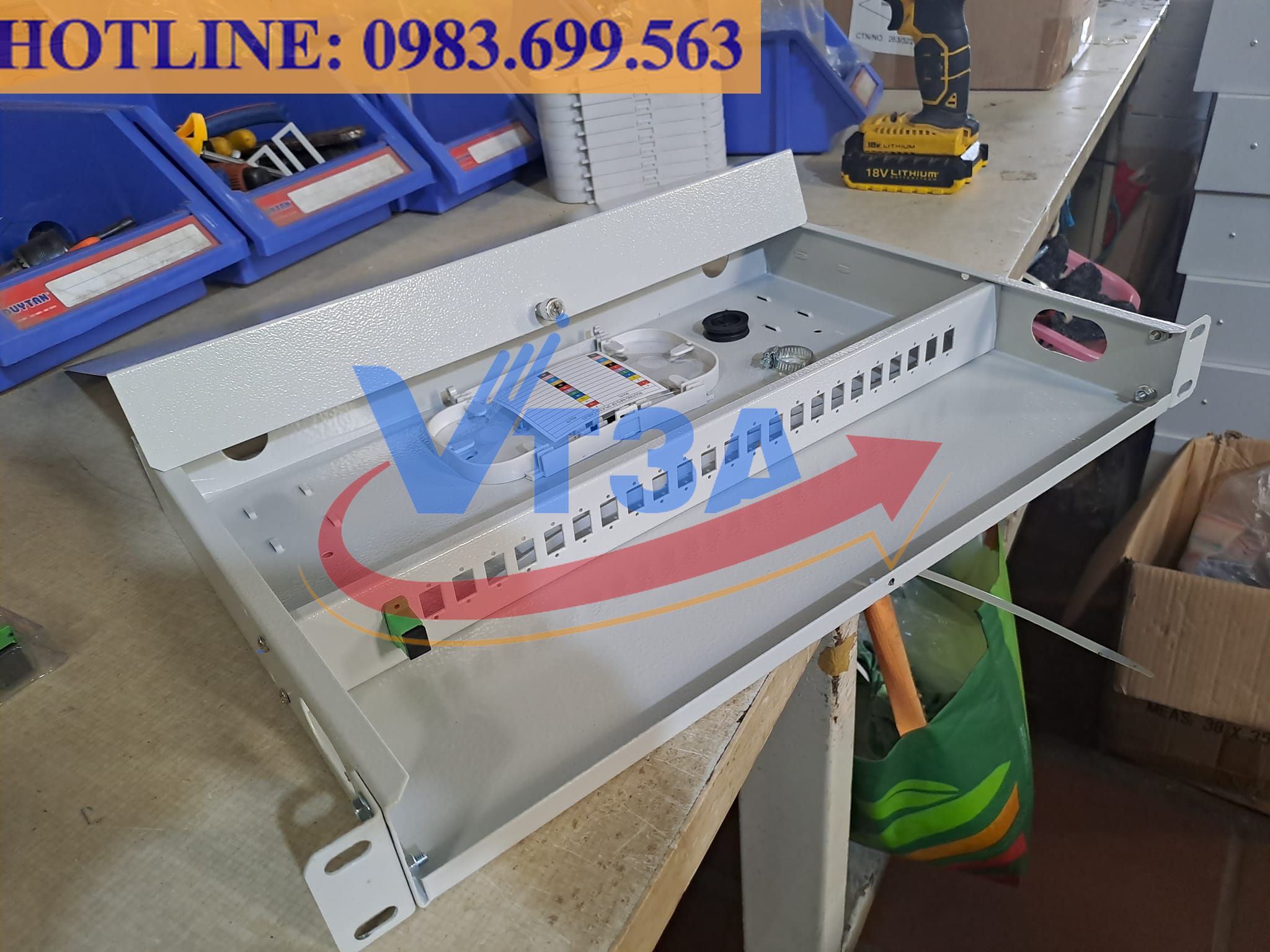 Hộp phối quang ODF 8Fo bắt rack đầy đủ phụ kiện SC