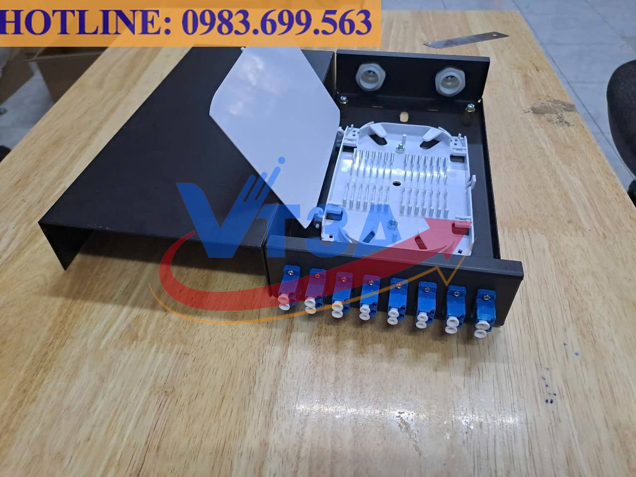 Hộp phối quang ODF 8Fo treo tường trong nhà SC/UPC