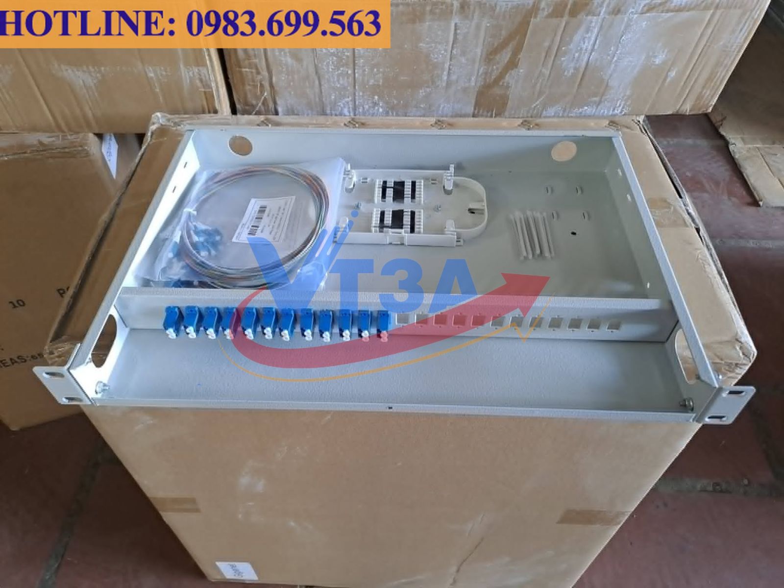 hop-phoi-quang-24fo-gan-rack-19-chuan-lc-upc-ch